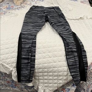 lululemon athletica Black and Gray Patterned Leggings